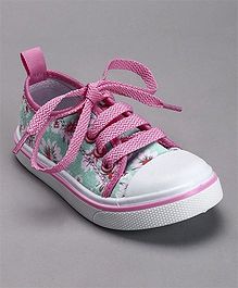 cute walk by babyhug canvas shoes