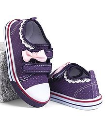 cute walk by babyhug canvas shoes