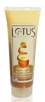 Lotus Herbals Orange Peel & Alpine Salt Whitening Skin Polisher