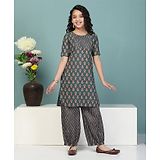 Fashion Dream Half Sleeves Paisley Printed Salwar Suit Set - Green