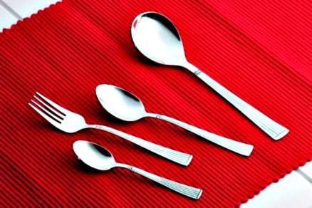 Awkenox Cutlery Set with Red Placement