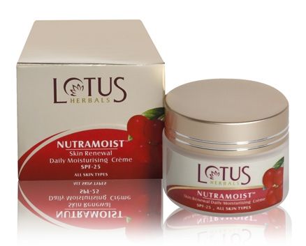 Lotus Herbals NUTRAMOIST Skin Renewal Daily Moisturising Cream