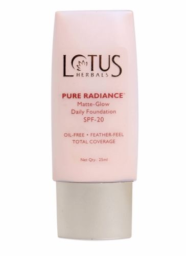 Lotus Herbals Pure Radiance Matte Glow Daily Foundation With SPF 20 - 360 Soft Beige
