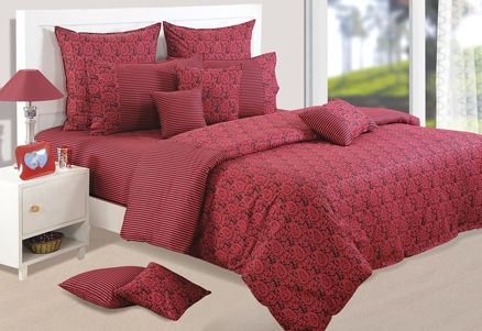 Swayam Paradise Delight Double Bed Sheet with 2 Pillow Covers - Black & Maroon