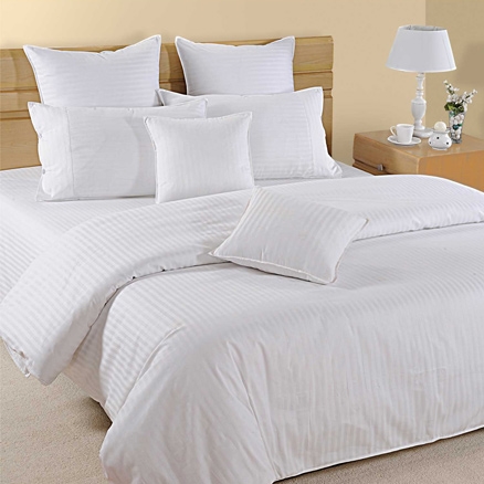 Swayam Plain White Double Bedsheet With 2 Pillow Covers