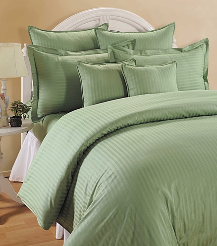 Swayam Sonata Classic Double Bed Sheet set With 2 Pillow Covers - Green Garland