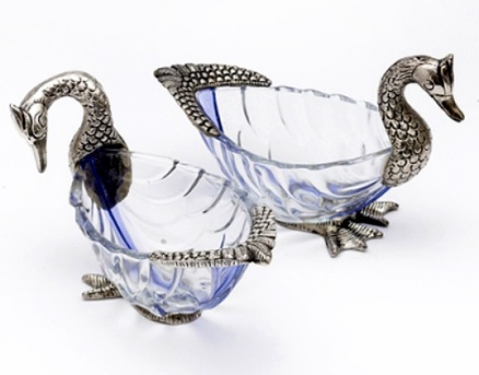 Beautiful Swan Shaped Bowl Set With Coloured Glass_Whm0923