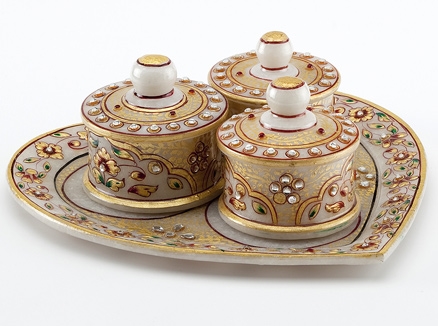 Aapnorajasthan - Heart Shaped Utility Tray Set With Embossed Gold Model 78