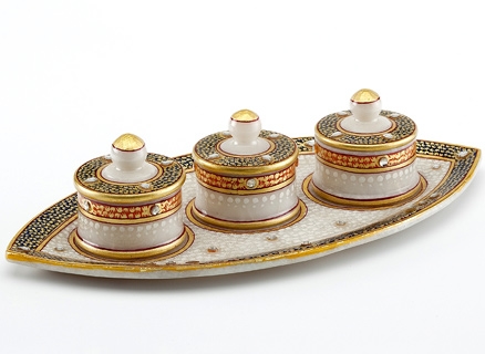 Aapnorajasthan - Gold Embossed Boat Tray With Utility Containers Model 79