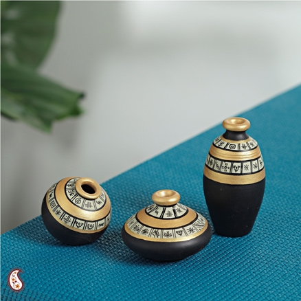 Aapnorajasthan - 3 Lovely Vases In Black & Gold