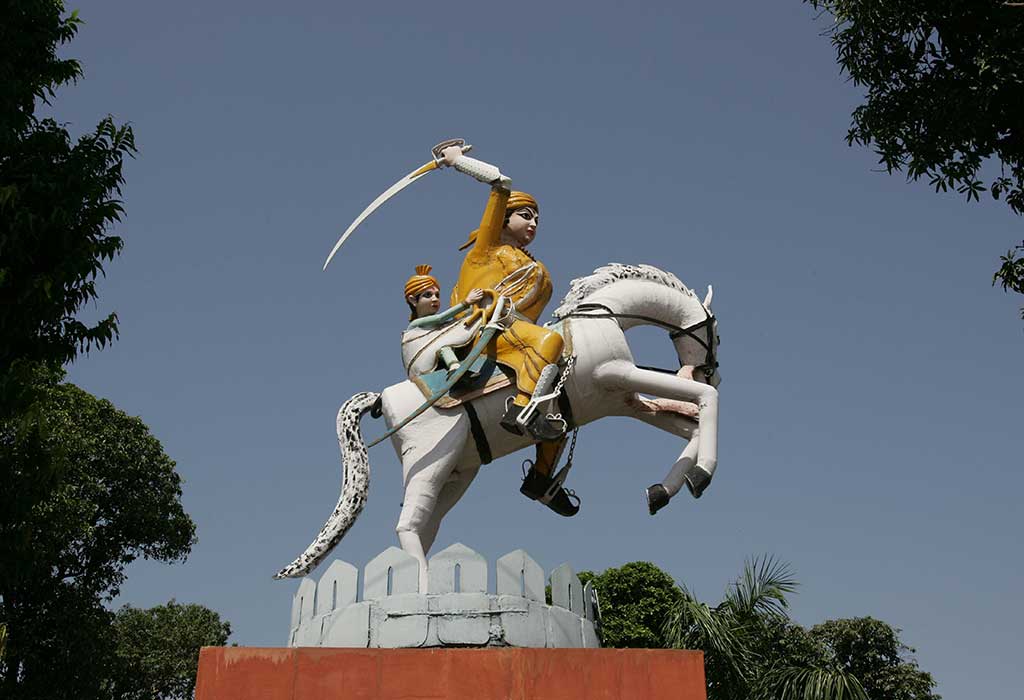 Essay On Rani Lakshmi Bai in English For Classes 1 2 3 10 Lines 