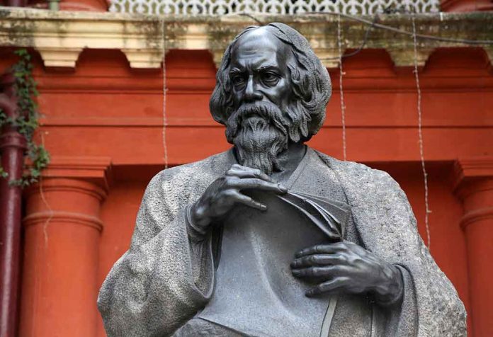 Essay On Rabindranath Tagore - 10 Lines, Short & Long Essay For Kids