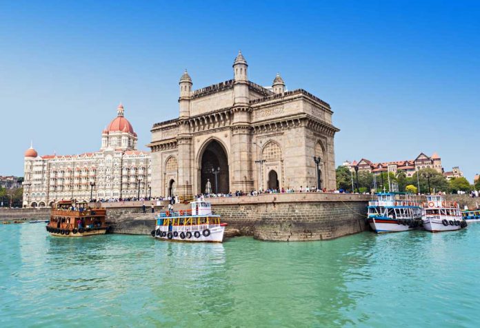 Essay On Mumbai - 10 Lines, Short and Long Essay For Kids