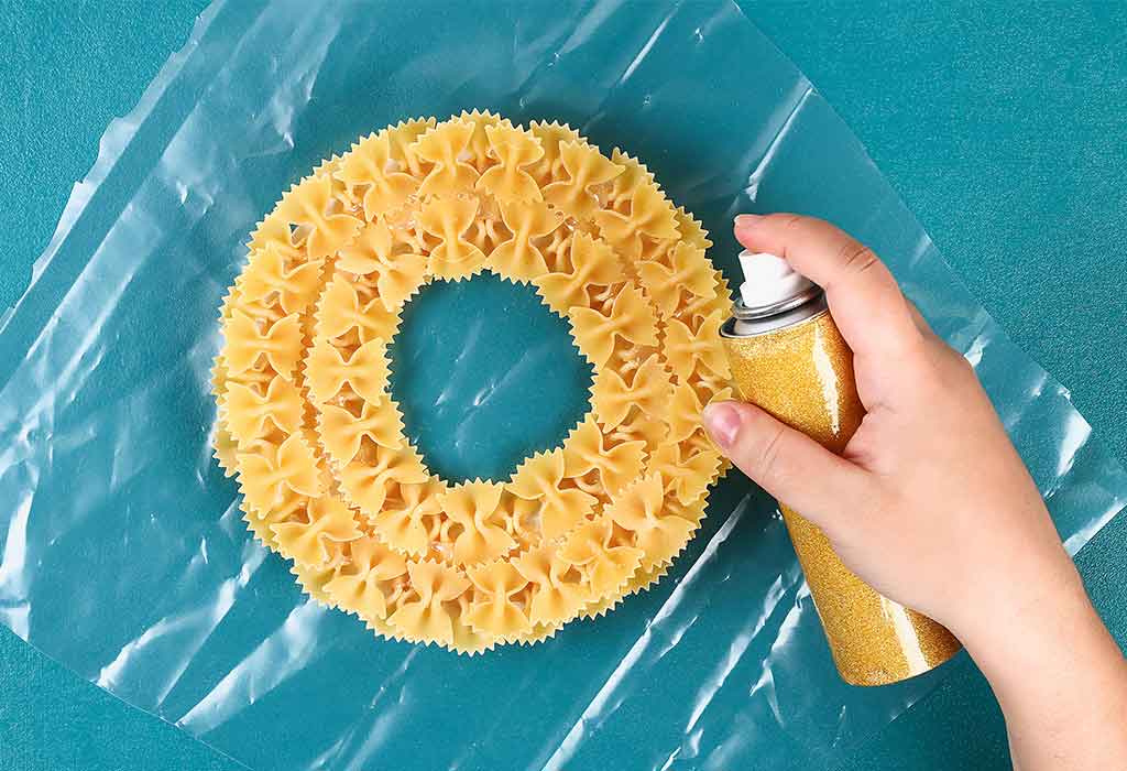 Pasta Wreath With Bow 